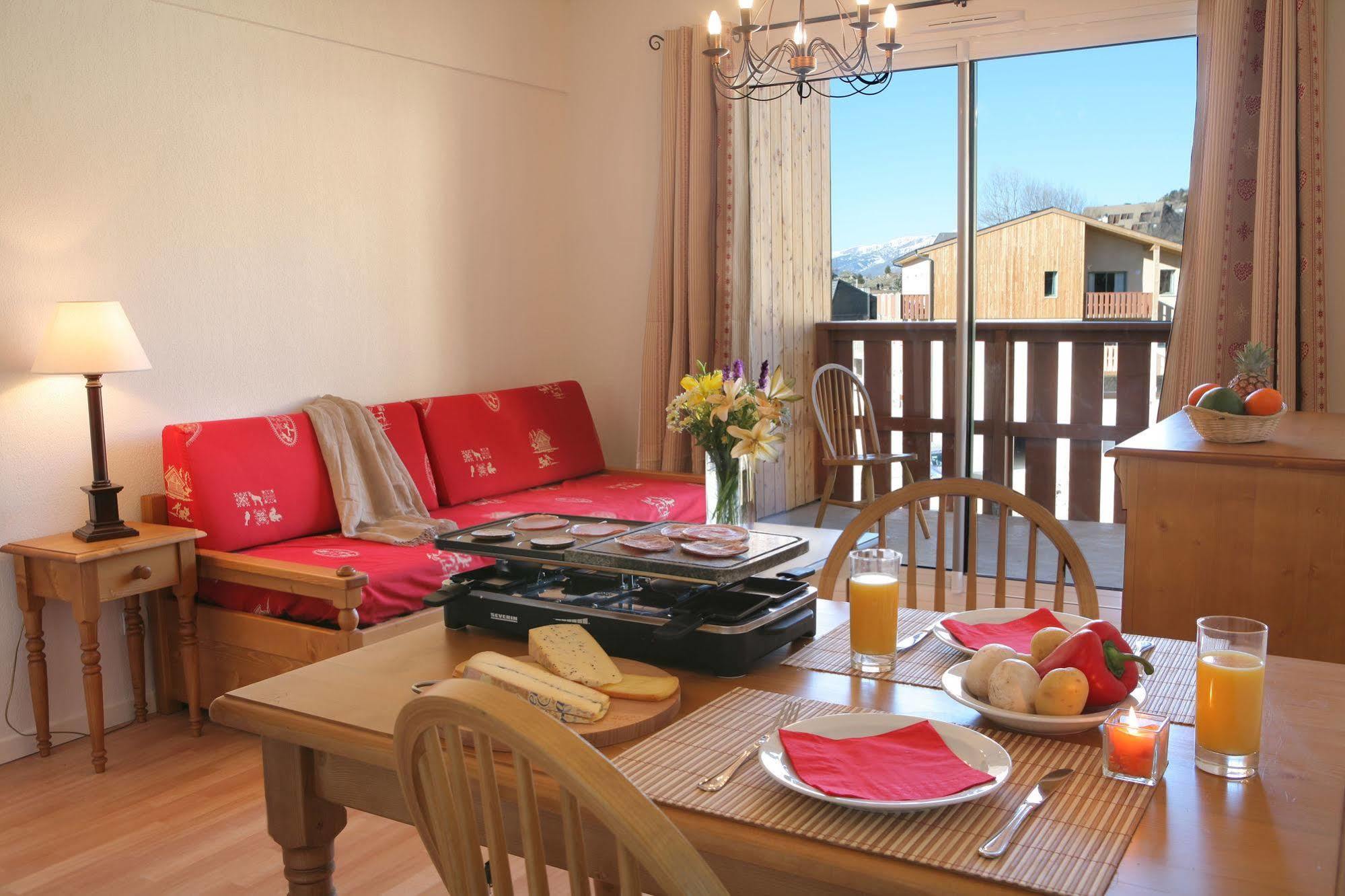 Residence Nemea Les Chalets Du Belvedere Font-Romeu-Odeillo-Via Exterior foto